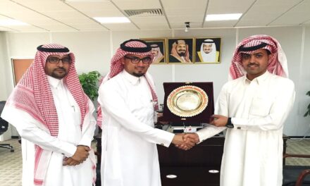 الاتصالات السعودية  تكرم مخترعة شريحة التشخيص الفوري للخلية السرطانية