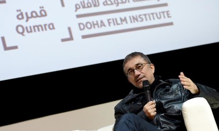 أستاذ قمرة نوري بيلج جيلان خلال مشاركته في الندوة التعليمية في قمرة: ” استعد لتغيير تفكيرك والقيام بمشاريع مليئة بالتحدي لتحافظ على اندفاعك”
