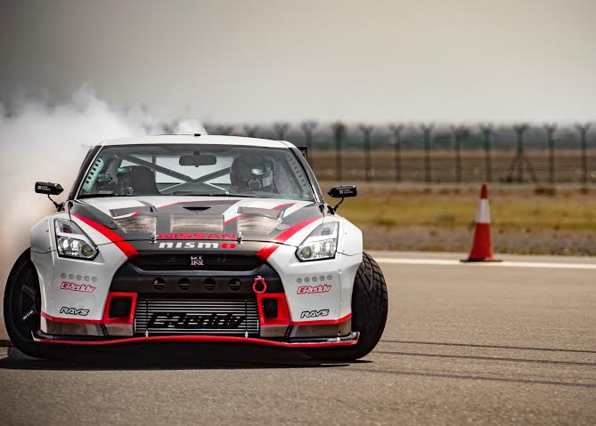 نيسان GT-R تكسر الرقم القياسي العالمي لأسرع إنجراف في العالم