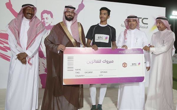 مدارس نجد بطل دوري المدارس بالتعاون مع أكاديميات مانشستر الريال