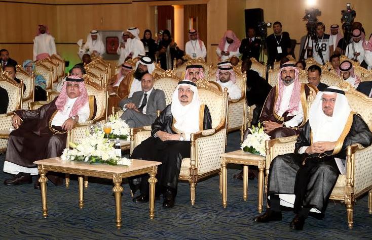 امير الرياض دشن المعرض الاسلامي