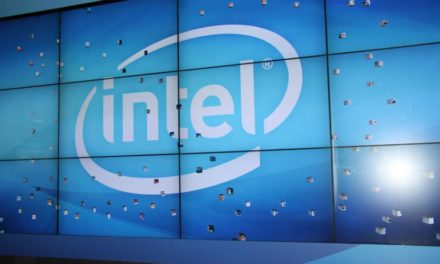 إنتل تحصل على براءة اختراع حاسب متحول مع شاشة منحنية وقابلة للفصل