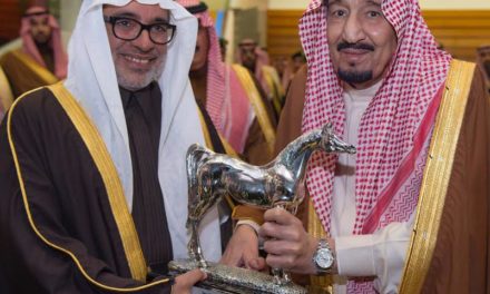 خادم الحرمين يكرم الاتصالات السعودية لشراكتها الاستراتيجية مع نادي الفروسية