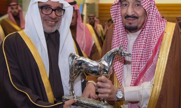 خادم الحرمين يكرم الاتصالات السعودية لشراكتها الاستراتيجية مع نادي الفروسية