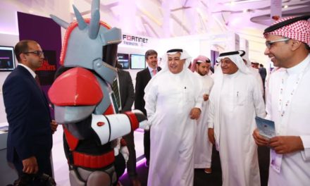السويل يفتتح معرض مستقبل التكنولوجيا الرقمية من تنظيم STC