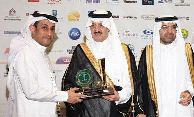أمير الشرقية يكرم STC لدعمها يوم المهنة بجامعة الملك فهد للبترول