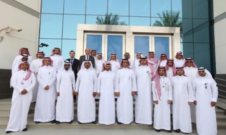 محافظ هيئة الاتصالات وتقنية المعلومات يشيد بإمكانيات موبايلي التي تدعم (رؤية المملكة 2030)