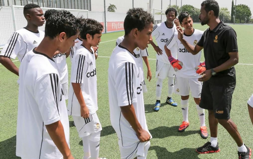 براعم STC في مدريد ومانشستر يكثفون استعداداتهم للقاء التحدي