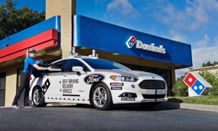 كيف بدأت دومينوز ®Domino’s وفورد الأبحاث الاستهلاكية لتوصيل البيتزا باستخدام المركبات الذاتية القيادة