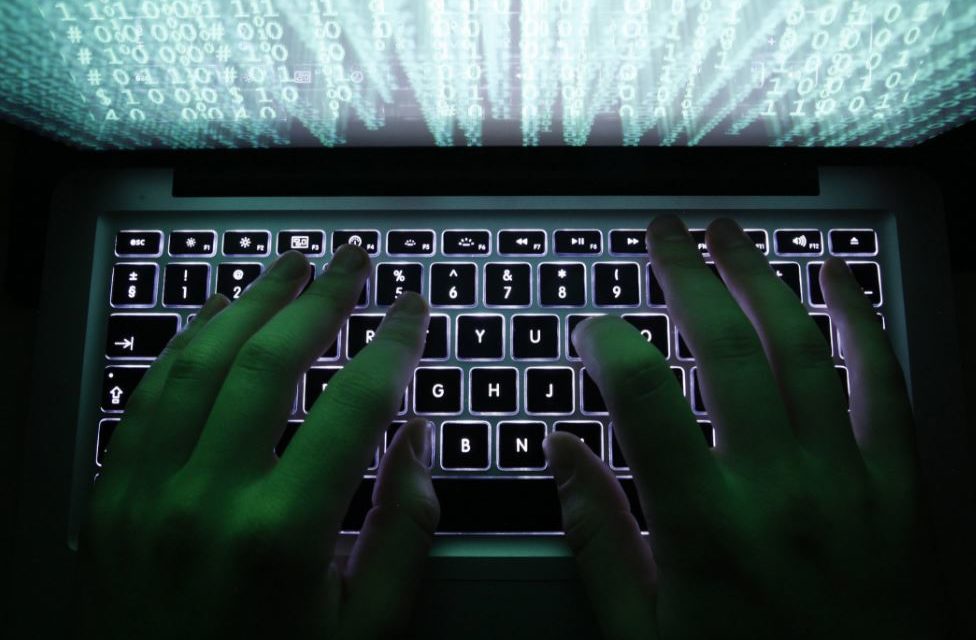 بالو ألتو نتوركس تكشف عن برمجية “ويبشيل” الخبيثة ثنائية الوظيفة التي تستهدف منطقة الشرق الأوسط