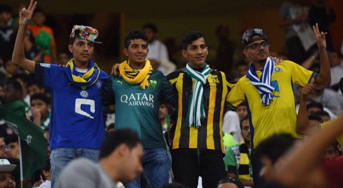 سفراء نبذ التعصب مع STC في العين لدعم الاخضر امام الإمارات