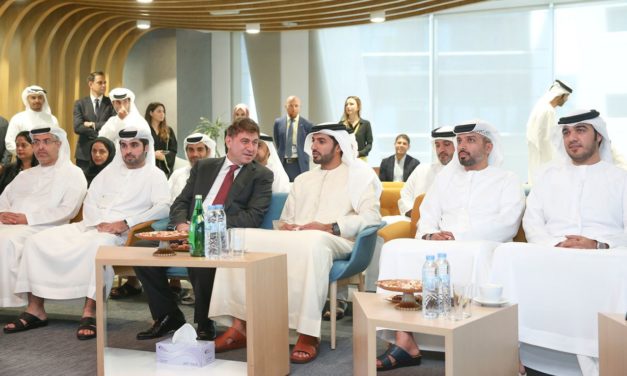 الشيخ راشد بن حميد النعيمي يطّلع على ابتكارات «أس أيه بي» لدعم حكومة عجمان الذكية