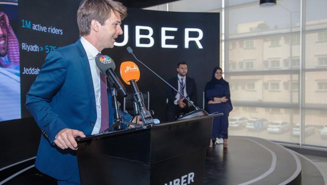 أوبر تحتفل بانضمام 140٬000 شريك سعودي