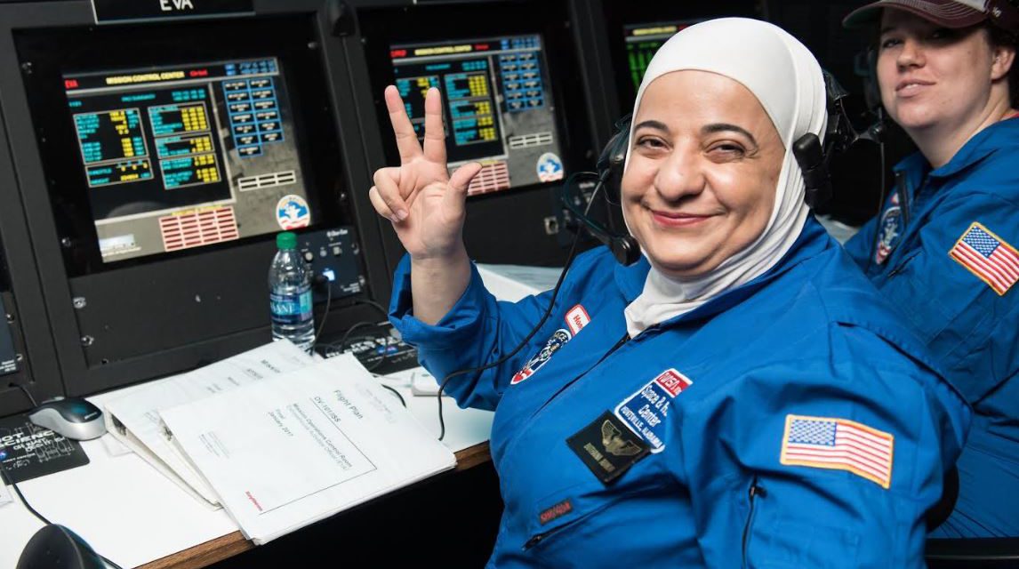 هانيويل تدعو مدرسي دولة الإمارات العربية المتحدة للتقدم إلى برنامج خبراء هانيويل في أكاديمية الفضاء ضمن  مخيم الفضاء التابع للمركز الأمريكي للفضاء والصواريخ