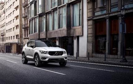 “XC40” الجديدة تستكمل تشكيلة “فولفو” العالمية في قطاع السيارات المتعددة الاستخدامات الفاخرة السريع النمو