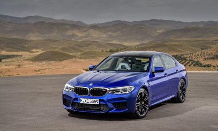 BMW Concept X7 iPerformance التصوريّة وBMW M5 وX3  العنوان العريض في اليوم الأول من معرض دبي الدولي للسيّارات