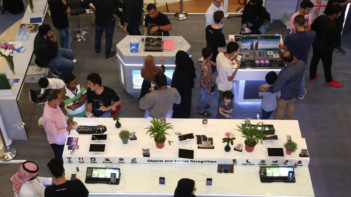 هواوي تقدم هاتفيها الجديدين HUAWEI Mate 10 وHUAWEI Mate 10 Pro في معارض متنقّلة داخل المملكة