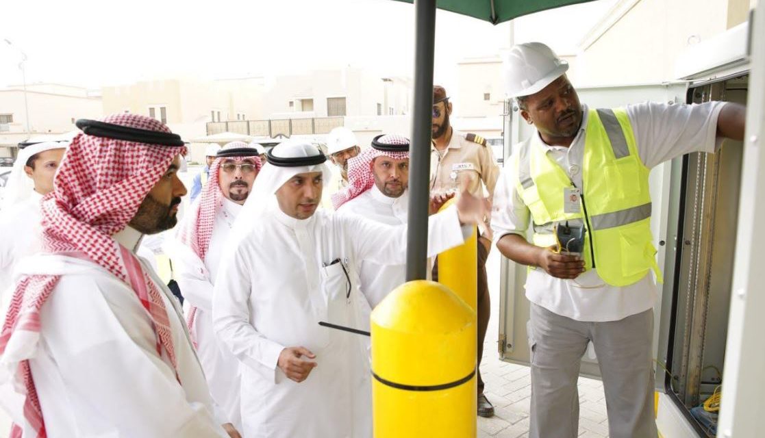 وزير الاتصالات يتفقد تنفيذ STC لنشر تقنية الألياف الضوئية في الدمام
