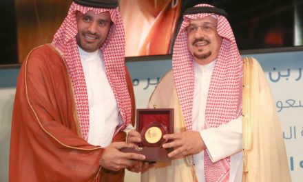 أمير الرياض يكرم الاتصالات السعودية لدعمها “منتدى تحالف عاصفة الفكر”