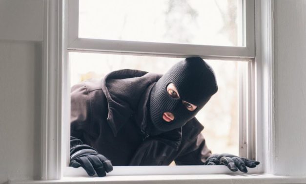 قائمة التحقق من أمن المنازل: ما يجب القيام به قبل الذهاب في إجازة