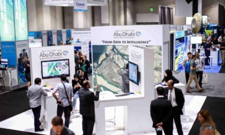 وفد حكومة أبوظبي يختتم مشاركته في “المؤتمر العالمي لمستخدمي إزري 2018” بنجاح كبير