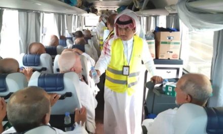الاتصالات السعودية تستقبل ضيوف الرحمن بسقيا زمزم ووجبات الضيافة