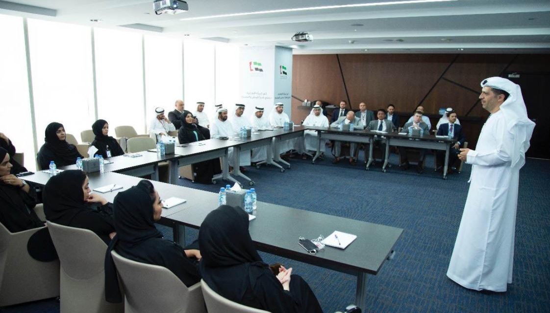 هيئة الأنظمة والخدمات الذكية تجمع بين القطاع الأكاديمي وروّاد الذكاء الاصطناعي في ورشة عمل نوعية بالتعاون مع جامعة خليفة