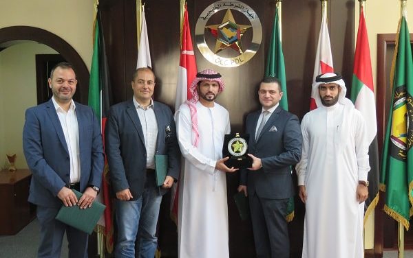 “الشرطة الخليجية” تحاصر التهديدات الإلكترونية بكفاءة منسوبيها