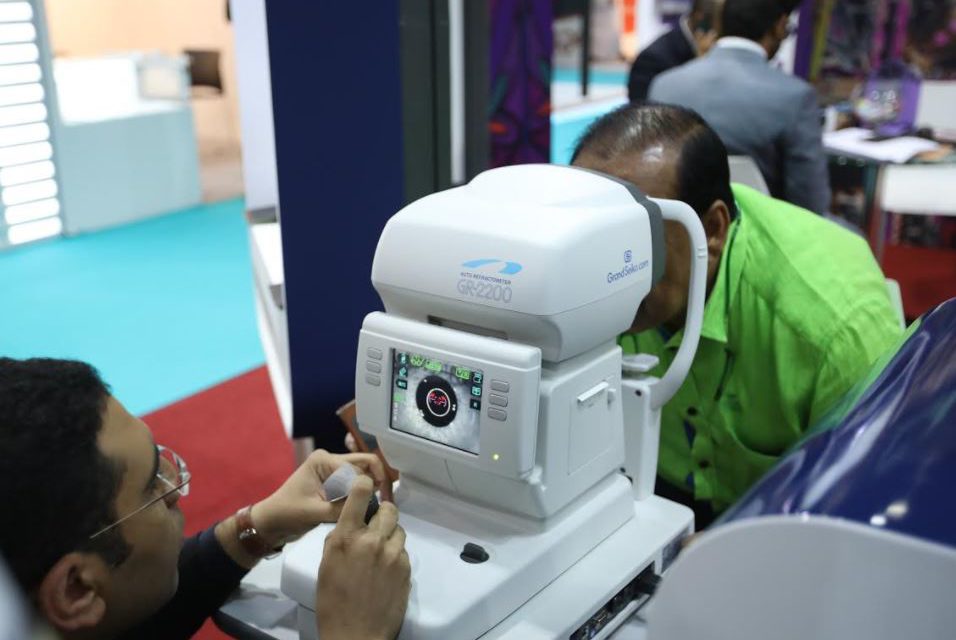 دي في جلوبال لينك توقع اتفاقية شراكة استراتيجية مع جمعية مصنعي المنتجات البصرية الإيطالية آنفاو