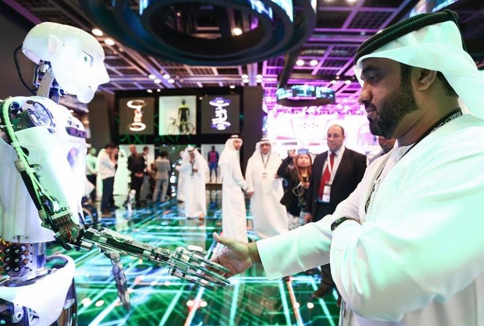 انطلاق “أسبوع جيتكس للتقنية” اليوم بمشاركة السير تيم بيرنرز لي وقادة العالم الرقمي من جوجل وعلي بابا وأمازون وأسوس