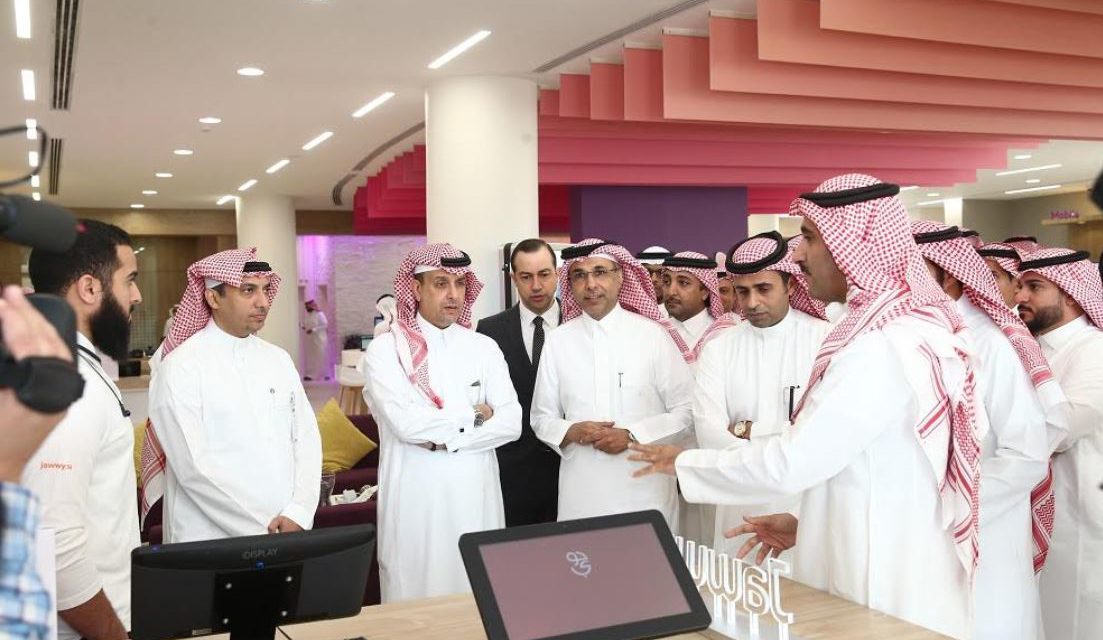 تدشين أول فرع اتصالات رقمي في المملكة يوفر الخدمات 24 ساعة