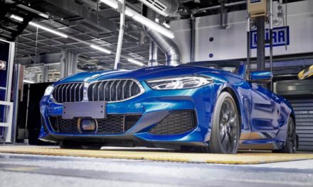 بدء الإنتاج في معمل دينغولفينغ: طرح أول سيارة BMW الفئة الثامنة المكشوفة