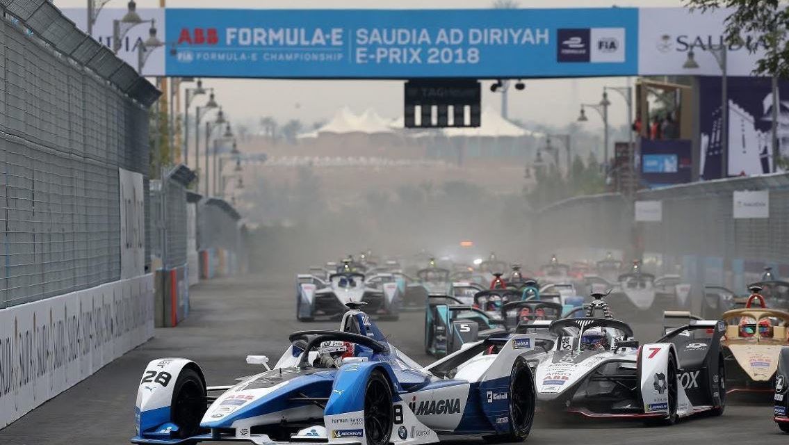 الظهور الأول للفائز: فليكس دا كوستا يقود فريق BMW i Andretti Motorsport إلى النصر في سباق موسم فورمولا إي الافتتاحي.