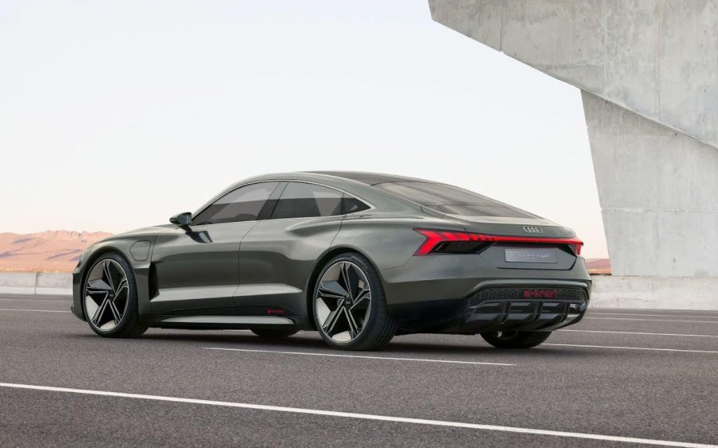 نجم جديد يبزغ في سماء عاصمة السينما العالمية – السيارة التجريبية Audi e-tron GT