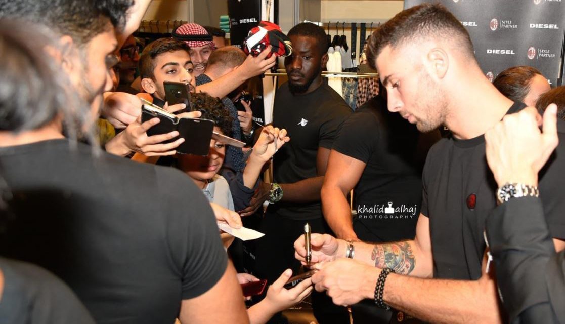 نجوم فريق ايه سي ميلان يلتقون محبيهم فى متجر ديزل في جدة
