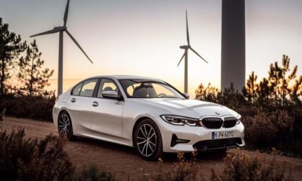 سيارة BMW 330e سيدان الجديدة: التصميم الأكثر رياضية والأداء الأعلى كفاءة مع تقنية eDrive المتقدمة من BMW.