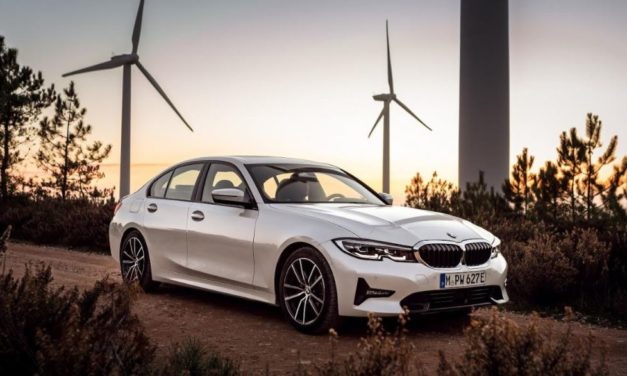 سيارة BMW 330e سيدان الجديدة: التصميم الأكثر رياضية والأداء الأعلى كفاءة مع تقنية eDrive المتقدمة من BMW.