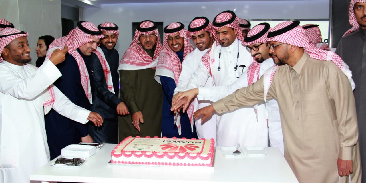 مجموعة العلاقات العامة والاعلام الخليجي تسجل زيارتها الاولى الى  مركز “هواوي” الإقليمي للابتكار والتدريب والحلول المتكاملة
