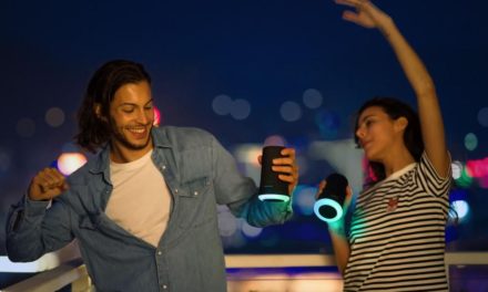 سماعات ساوندكور من “آنكــر” تجلب سلسلة من الإبداعات المتوهجة للمنطقة