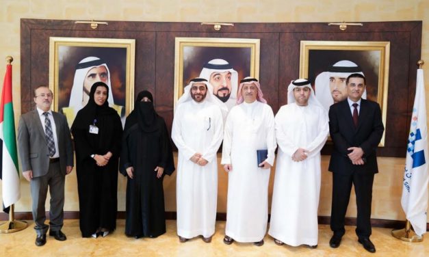 وفد من مؤسسة الملك عبد العزيز ورجاله للموهبة والابداع يزور جامعة جامعة حمدان بن محمد الذكية