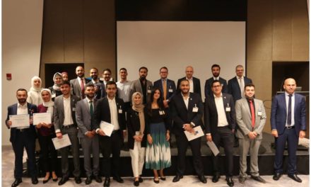 وزير الاقتصاد الرقمي والريادة ومسؤولون من شركة “إس إيه بي” يشهدون تخريج المشاركين في برنامج “إس إيه بي” للمهنيين الشباب