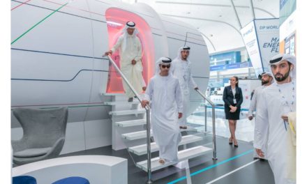 وفود رفيعة المستوى تقوم بجولة داخل مقصورة ركاب “فيرجن هايبرلوب وان” خلال منتدى الطاقة العالمي في أبوظبي، وحلقة نقاش تسلط الضوء على الرؤية لتحقيق الربط بين دول الخليج العربي