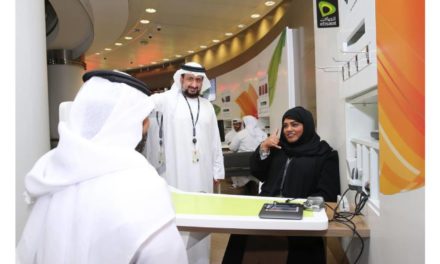 “اتصالات” تحتفي باليوم الدولي للغات الإشارة في مقراتها بالدولة