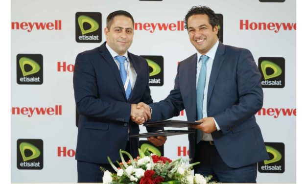 إبرام اتفاقية بين “هانيويل” و”اتصالات مصر” و”العاصمة الادارية للتنمية العمرانية”