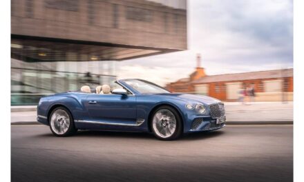 ظهورContinental GT Mulliner Convertible الجديدة للمرّة الأولى<br>في سان تروبيه الفرنسية