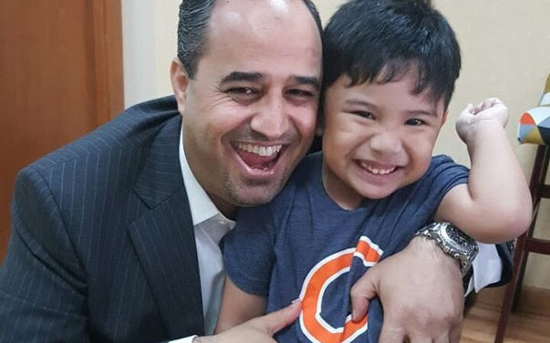 طبيب اردني ينجح في علاج التوحد وينشر اول ١٨ حالة شفاء في تاريخ الطب الحديث في مجلة طبية عالمية