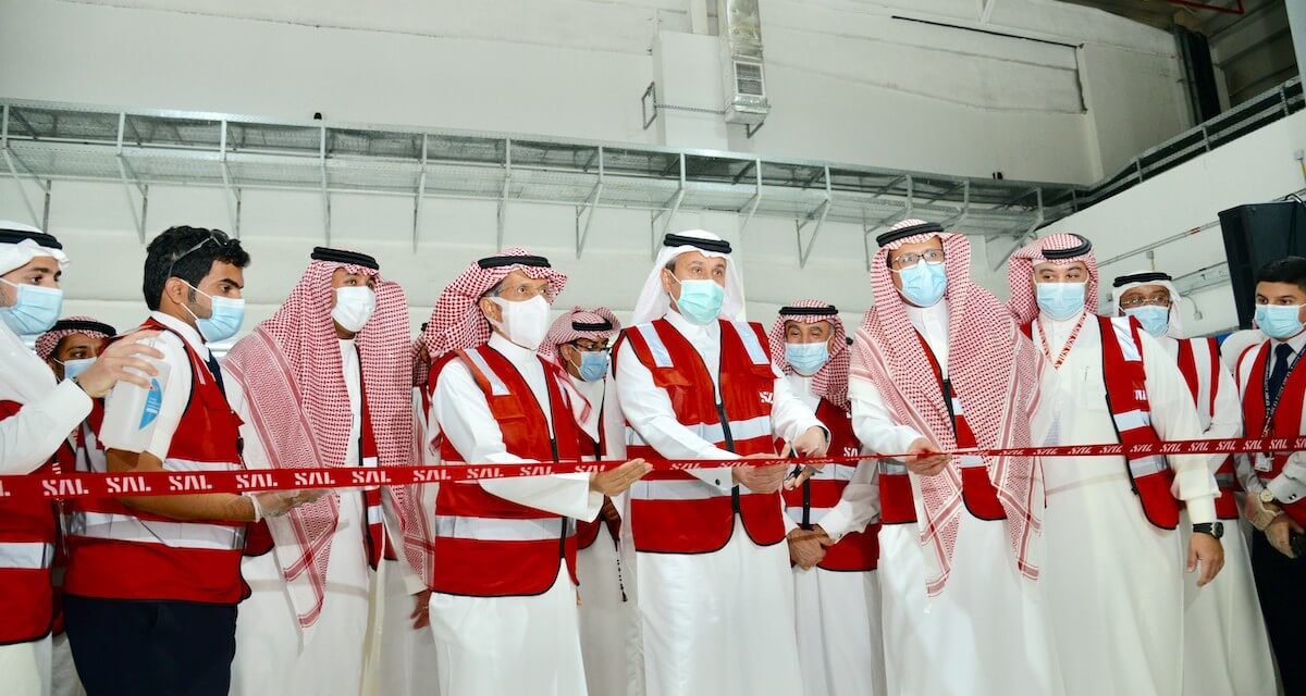 استعدادًا لاستقبال لقاحات كورونا وزير النقل يدشن مرافق “سال” بقرية الشحن النموذجية بمطار الملك خالد الدولي