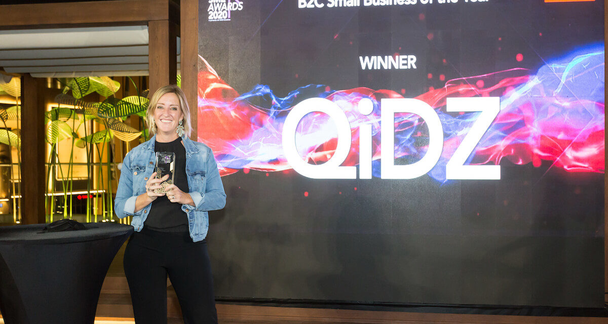 فوز تطبيق QiDZ بجائزة أفضل شركة صغيرة لعام 2020 في الأعمال المباشرة مع العملاء