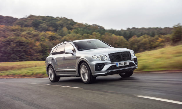 Bentayga V8 تكسب لقب أكثر SUV فخامة للعام