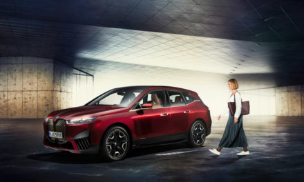 BMW تعلن إطلاق ميزة BMW Digital Key Plus مع تقنية Ultra- Wideband لطرازات BMW iX
